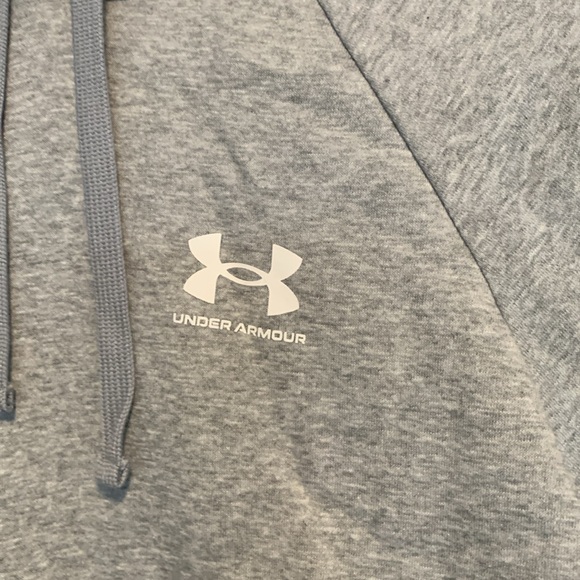 Under Armour short sleeve hoodie - Picture 2 of 5